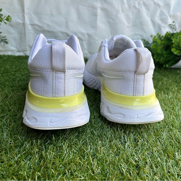 NIKE  React Infinity flyknit 2 Running White platinum tint/ light citron 10.5 - Picture 14 of 16